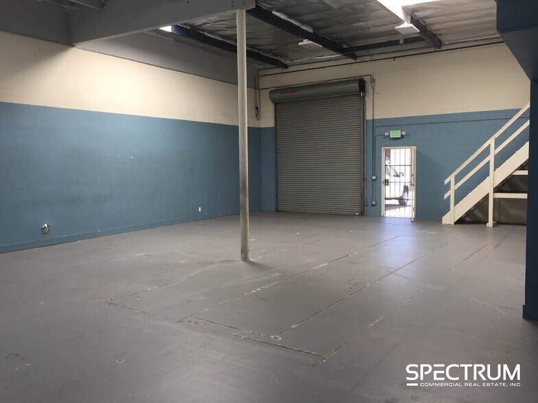 2128 Knoll Dr, Ventura, CA à louer - Photo de l’immeuble – Image 3 sur 7