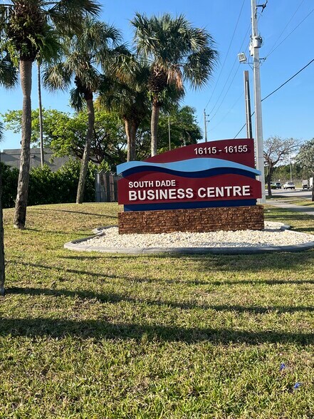 16155 W 117th Ave, Miami, FL à vendre - Photo de l’immeuble – Image 2 sur 18