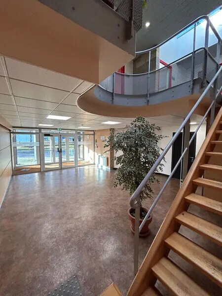 Bureau dans Mont-Saint-Aignan à louer Hall d’entrée– Image 1 sur 6
