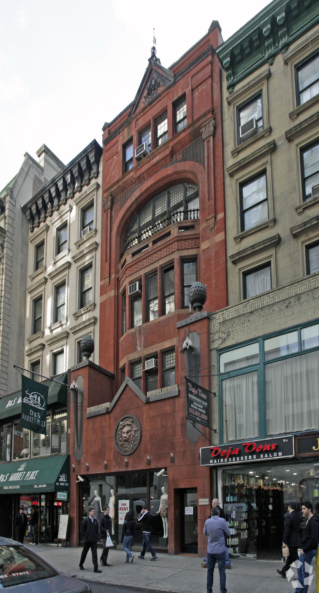 36 W 56th St, New York, NY à louer Photo principale– Image 1 sur 3