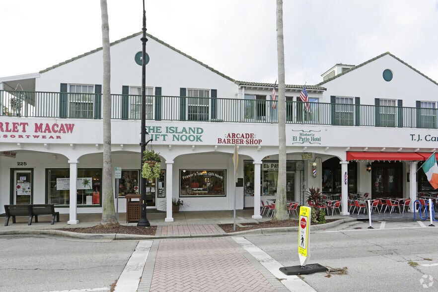 229 W Venice Ave, Venice, FL à vendre - Photo de l’immeuble – Image 3 sur 21