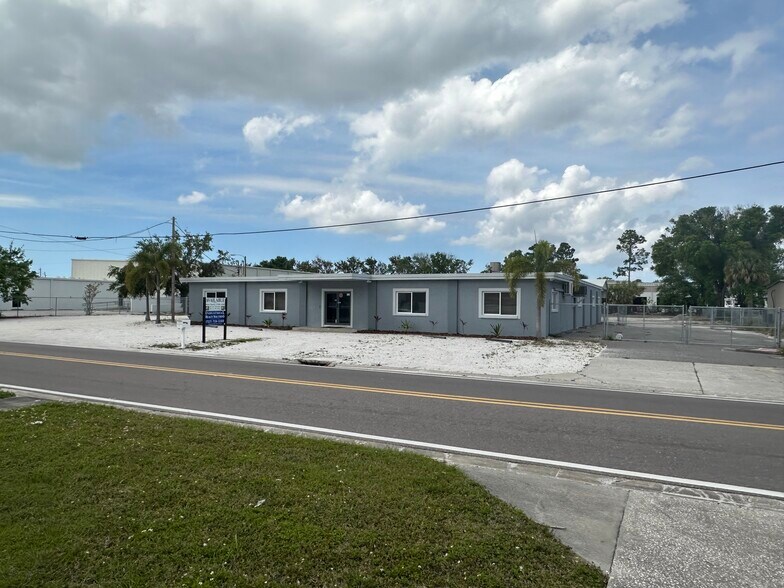 4501 N 126th Ave, Clearwater, FL à louer - Photo de l’immeuble – Image 3 sur 36