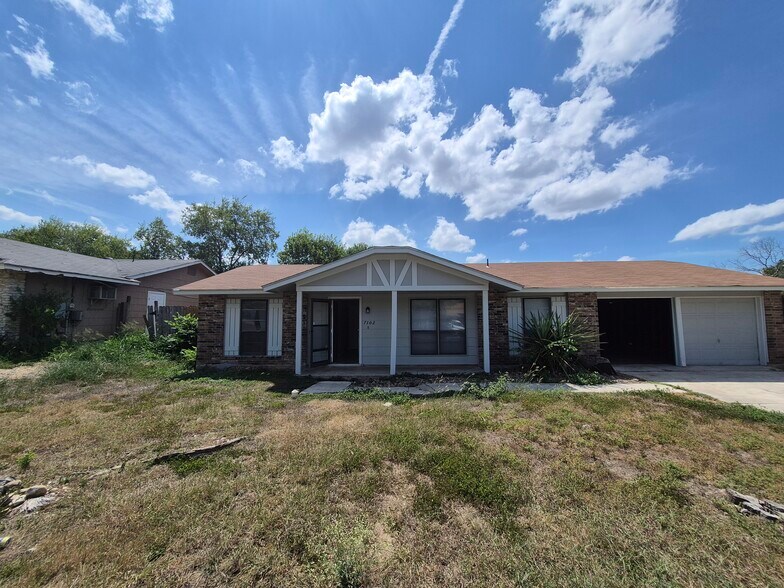 KC Rentals portefeuille de 5 biens à vendre sur LoopNet.fr - Photo de l’immeuble – Image 1 sur 11