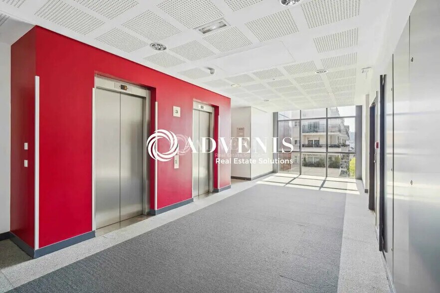 Bureau dans Rosny-sous-Bois à louer - Hall d’entrée – Image 3 sur 12