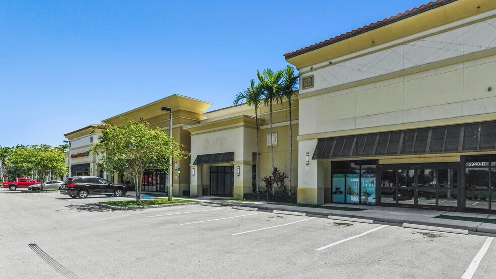 5900 S State Road 7, Lake Worth, FL à louer - Photo de l’immeuble – Image 2 sur 6