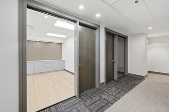 5819 2nd St SW, Calgary, AB à louer Photo intérieure– Image 2 sur 29