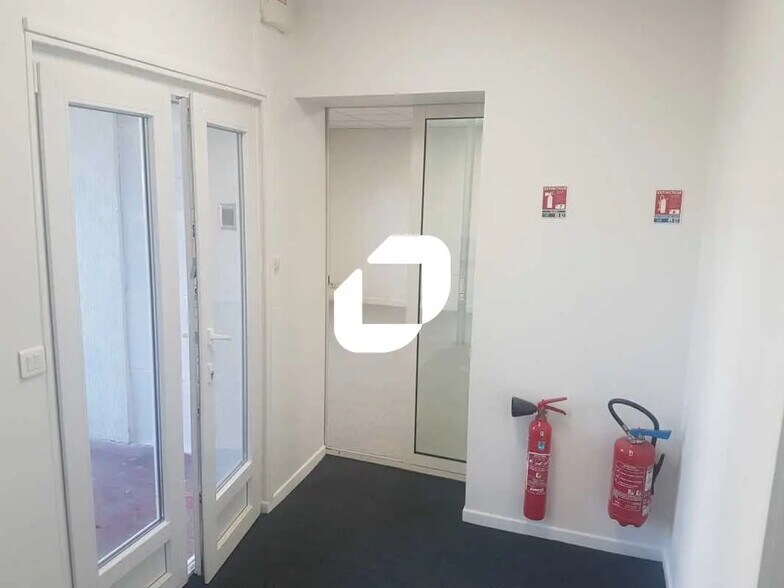 Bureau dans Champagne-sur-Oise à louer - Photo de l’immeuble – Image 3 sur 7