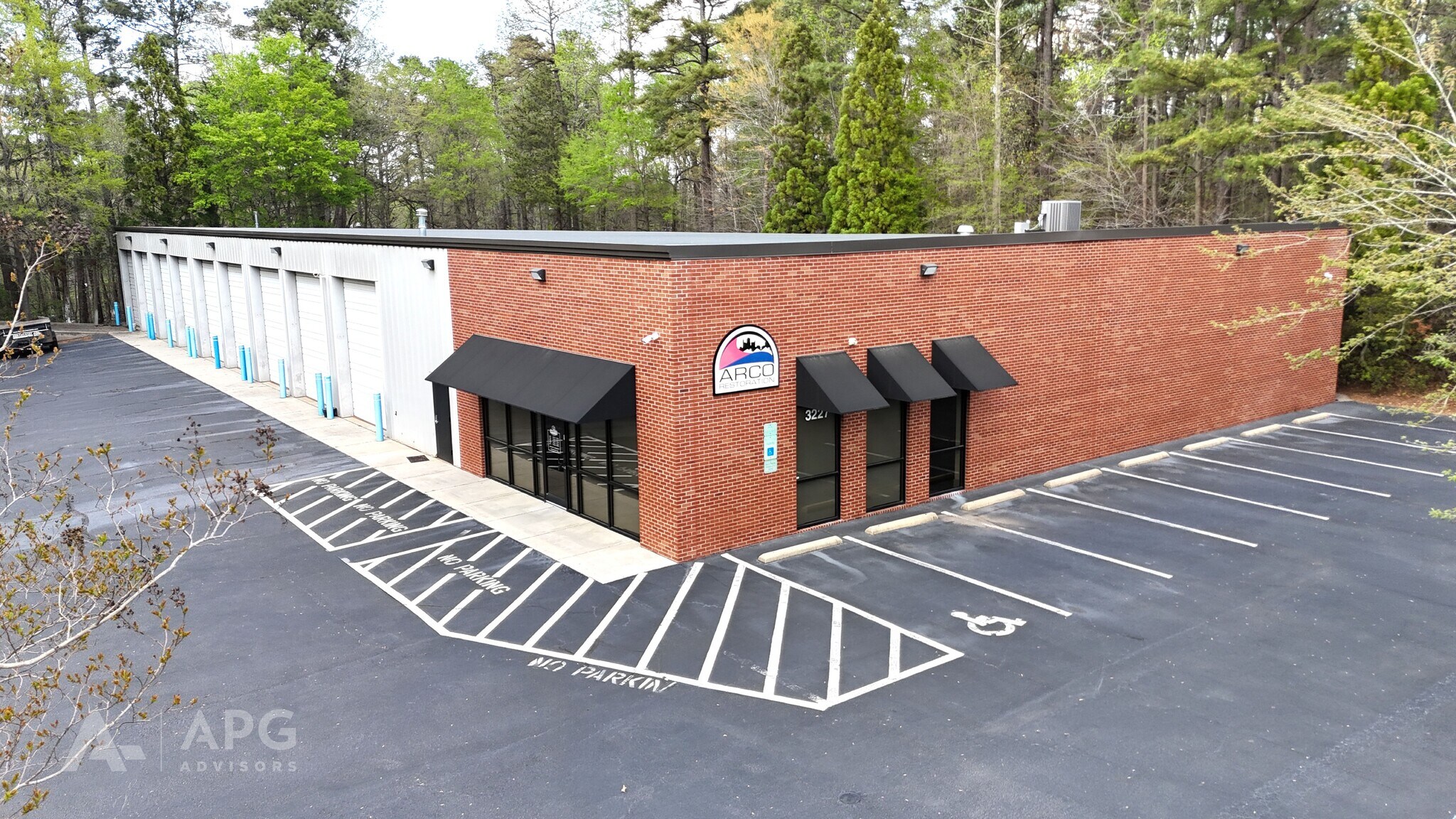 3227 Spottswood St, Raleigh, NC à louer Photo principale– Image 1 sur 10
