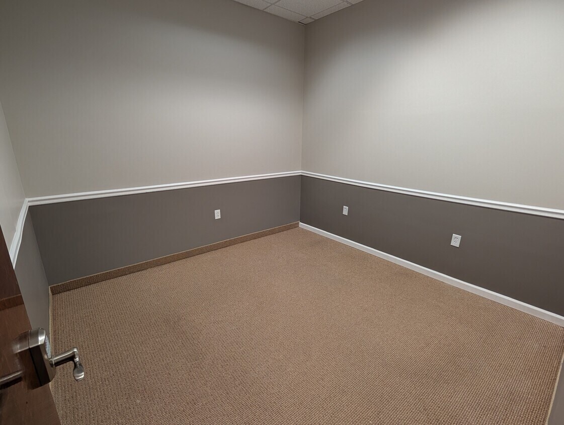 4210 N Roxboro Rd, Durham, NC à louer Photo intérieure– Image 1 sur 3