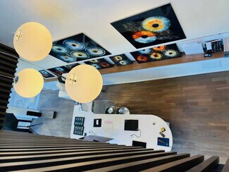 Plus de détails pour Local commercial à louer