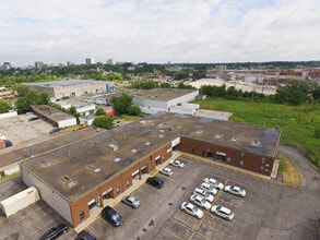 300 Mill St, Kitchener, ON à louer Photo de l’immeuble– Image 1 sur 9