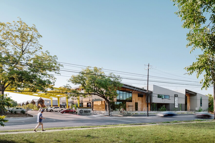 1023 Springdale Rd, Austin, TX à louer - Photo de l’immeuble – Image 1 sur 7