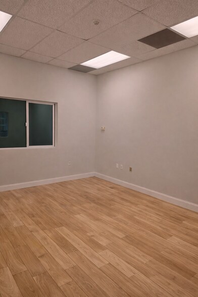 537-551 W Tefft St, Nipomo, CA à louer - Photo de l’immeuble – Image 3 sur 6