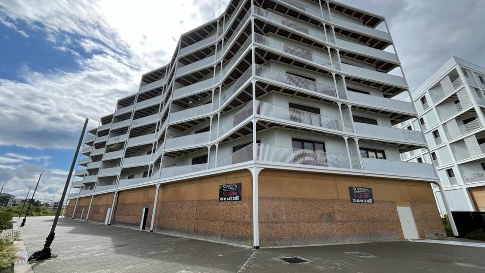 Boulevard Des 100 Arpents, Bussy-Saint-Georges à louer - Photo de l’immeuble – Image 3 sur 5