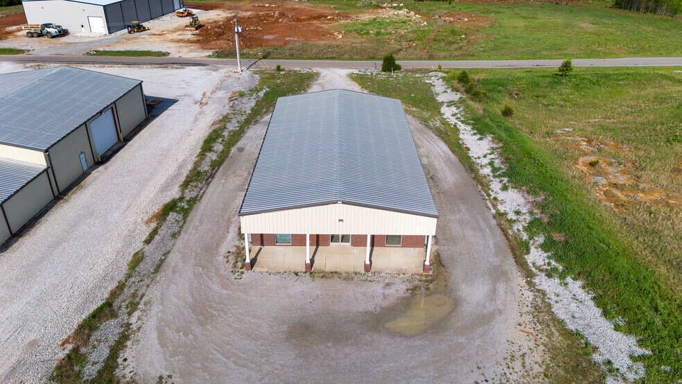 206 N Thurston Dr, Russellville, KY à vendre - Photo de l’immeuble – Image 2 sur 3