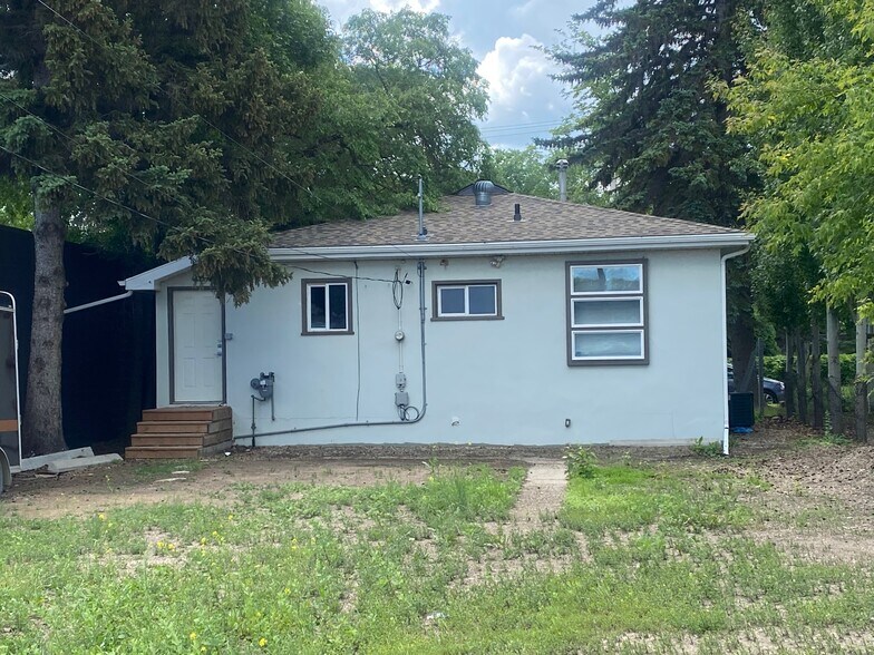 604 Duchess St, Saskatoon, SK à louer - Photo de l’immeuble – Image 2 sur 18