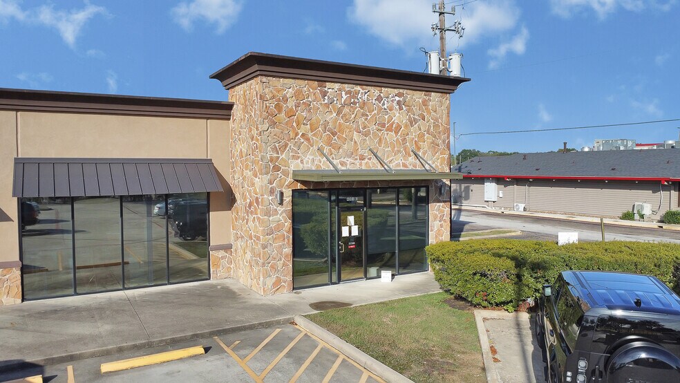 4001 Spencer Hwy, Pasadena, TX à louer - Photo de l’immeuble – Image 2 sur 10