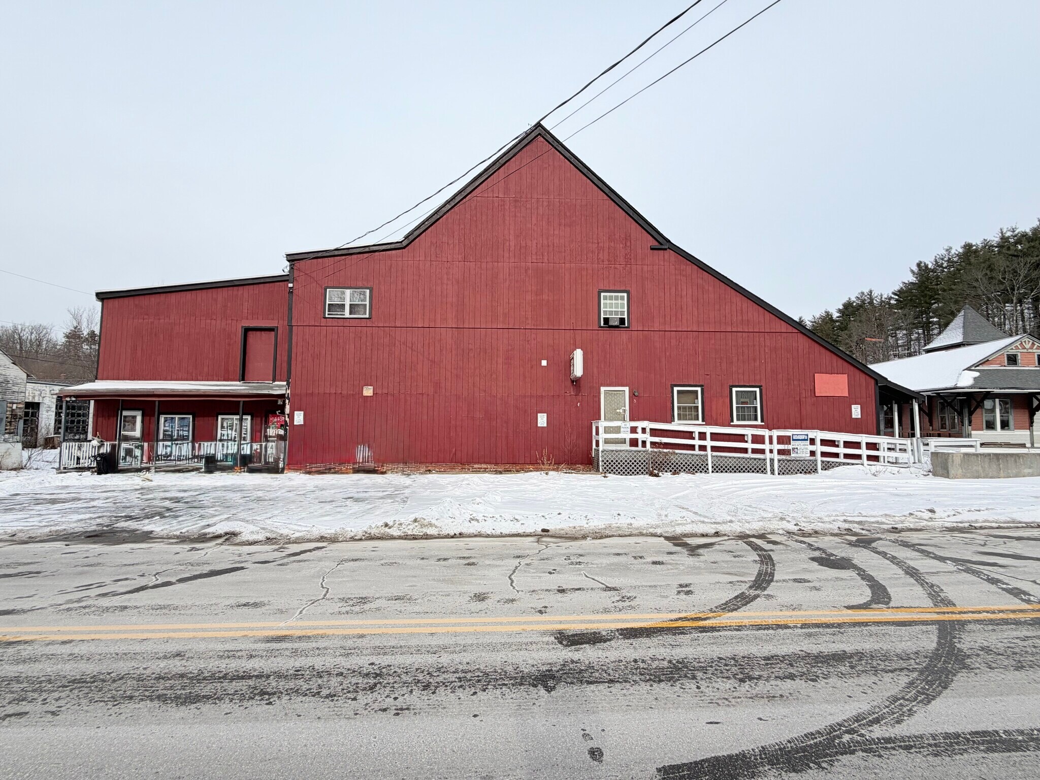 8 Dunster Ave, Greenville, NH à vendre Photo de l’immeuble– Image 1 sur 22