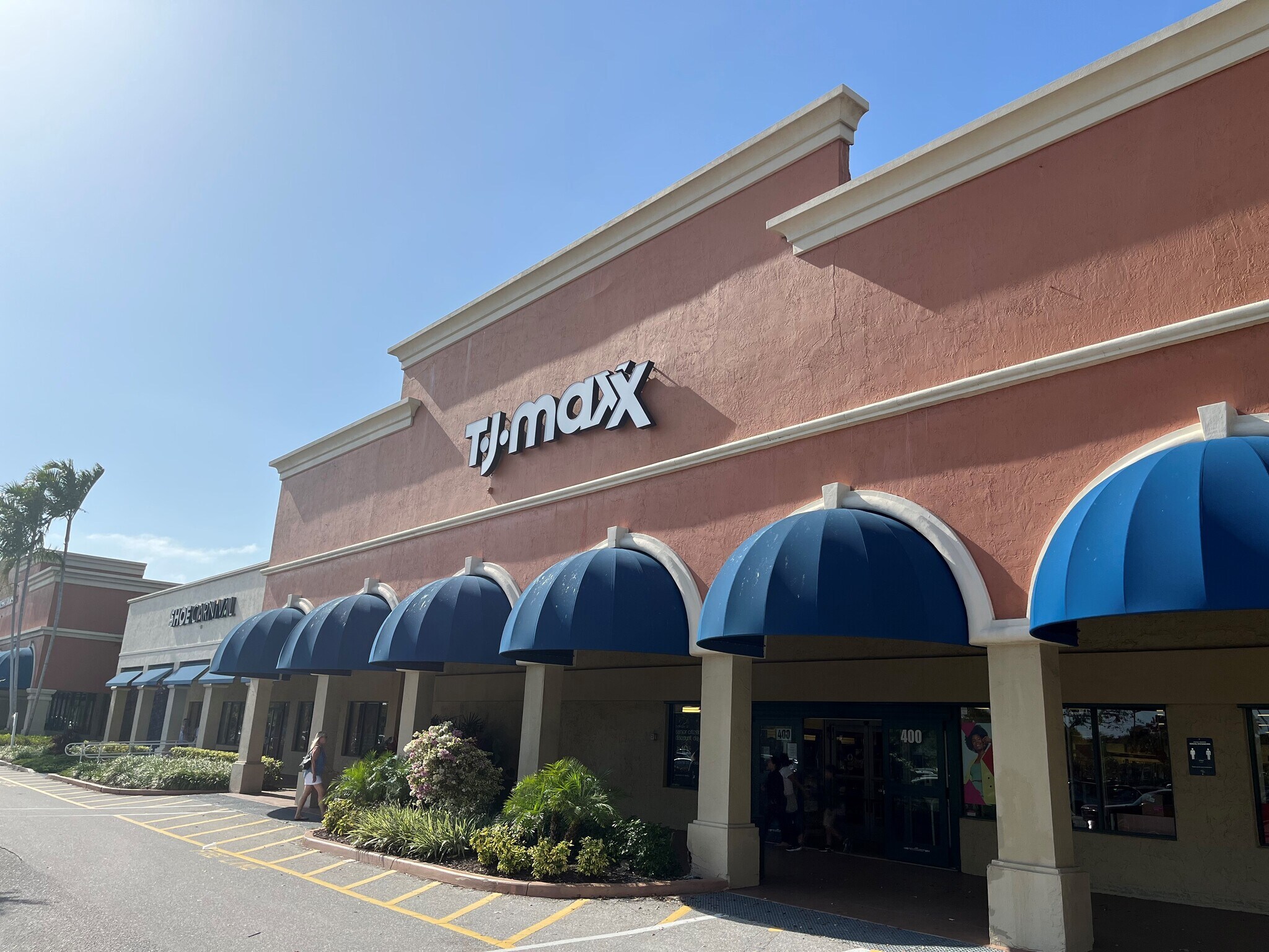 75 E Indiantown Rd, Jupiter, FL à louer Photo de l’immeuble– Image 1 sur 7