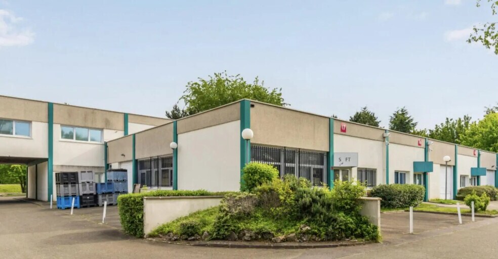 Bureau dans Trappes à louer - Photo de l’immeuble – Image 1 sur 6