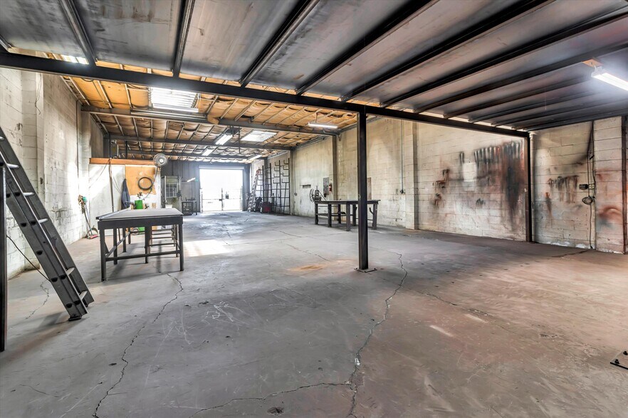 954 86th Ave, Oakland, CA à louer - Photo intérieure – Image 3 sur 38