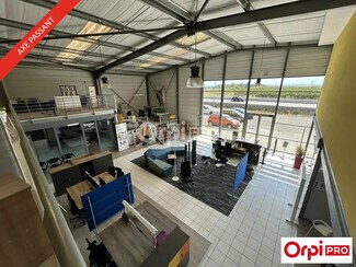 Plus de détails pour Local d'activités à louer