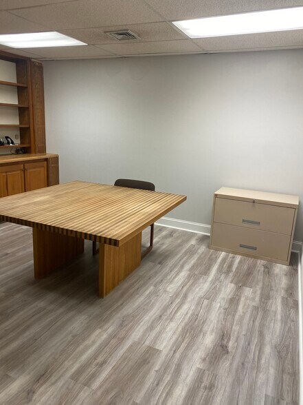 795 Parkway Ave, Ewing, NJ à louer - Photo de l’immeuble – Image 2 sur 32