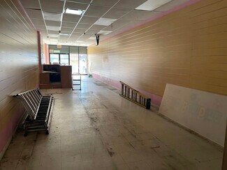 Plus de détails pour 3530 Junction Blvd, Corona, NY - Local commercial à louer