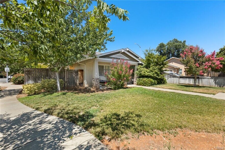 1654 East Ave, Chico, CA à vendre - Photo de l’immeuble – Image 2 sur 13