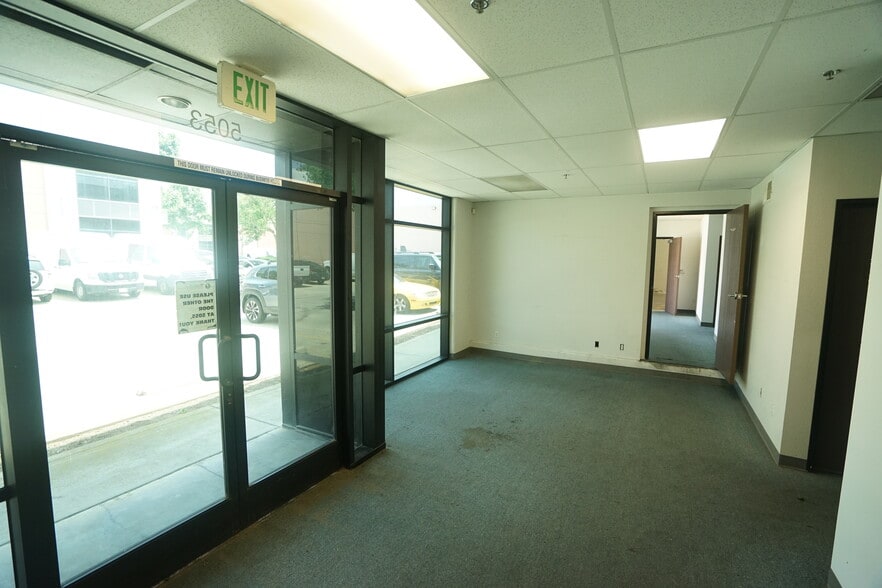 5055 Walnut Grove Ave, San Gabriel, CA à louer - Photo intérieure – Image 2 sur 12