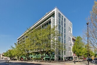 210 Pentonville Rd, Londres à louer Photo de l’immeuble– Image 2 sur 9