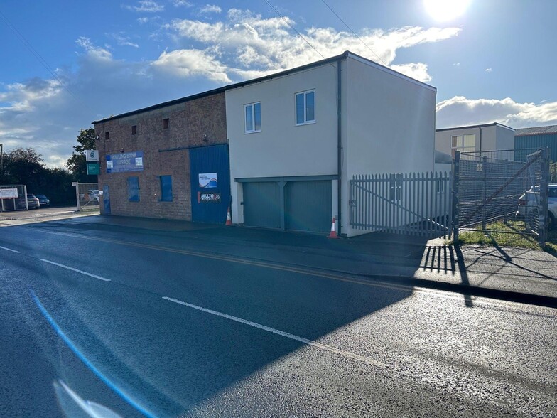 Oak Rd, Wrexham à louer - Photo de l’immeuble – Image 1 sur 8