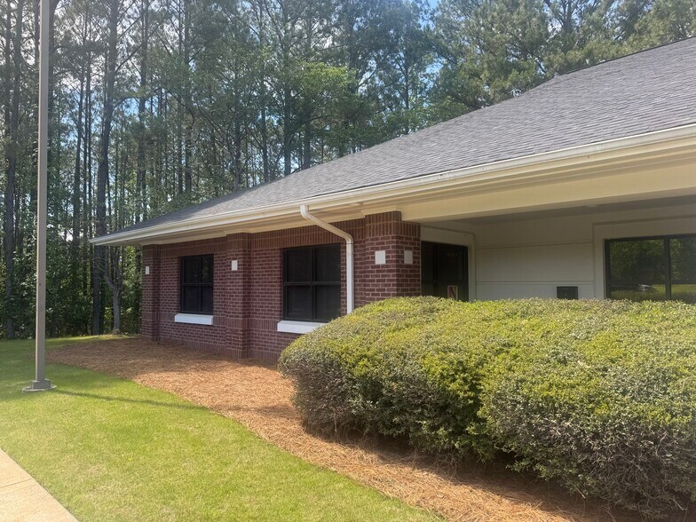 3603 Pine Ln, Bessemer, AL à louer - Photo de l’immeuble – Image 2 sur 4