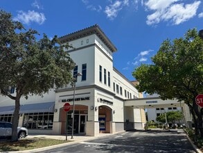 15501-15519 NW 67th Ave, Miami Lakes, FL à louer Photo intérieure– Image 2 sur 3