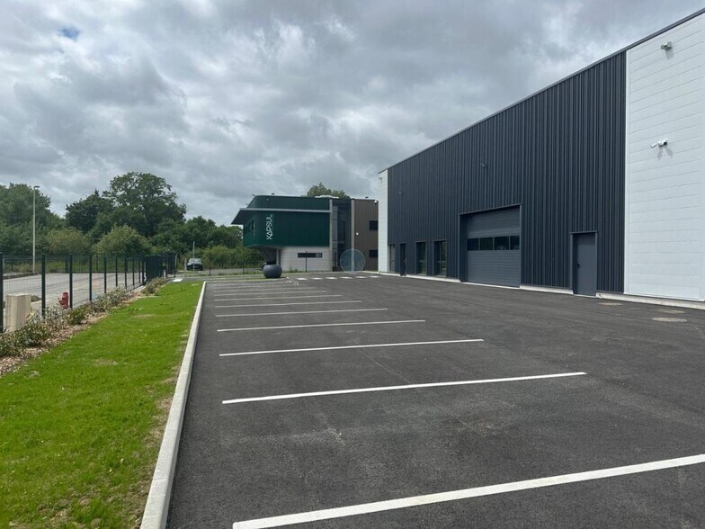 Industriel/Logistique dans Saran à louer - Photo de l’immeuble – Image 1 sur 4