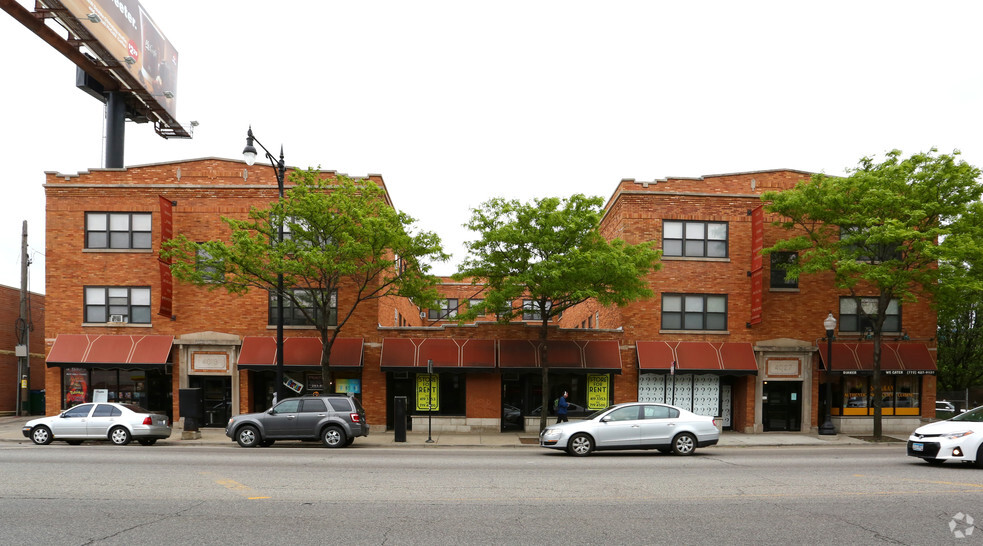 4019-4027 W Irving Park Rd, Chicago, IL à louer - Photo de l’immeuble – Image 2 sur 5