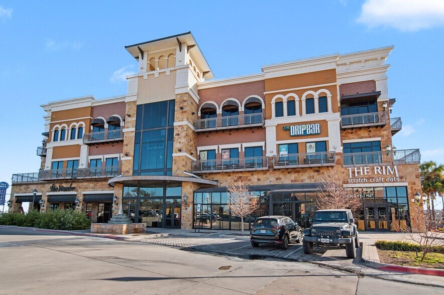 295-307 E Renfro St, Burleson, TX à louer - Photo principale – Image 1 sur 20