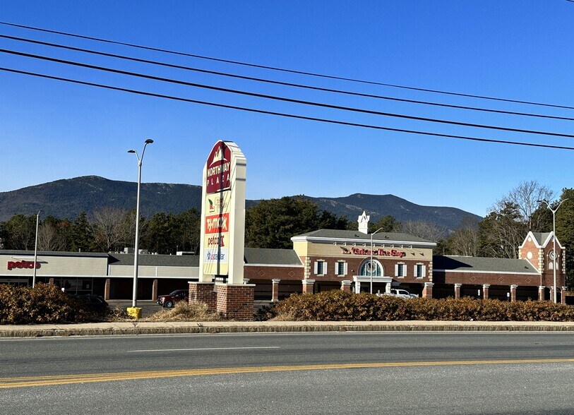 1584 White Mountain Hwy, North Conway, NH à louer - Photo de l’immeuble – Image 3 sur 7