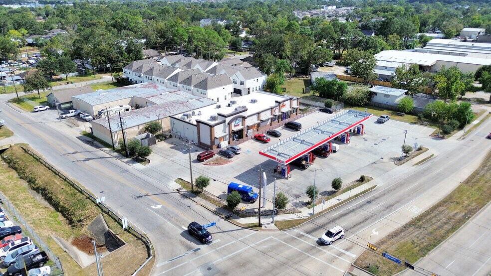 2340 Blalock Rd, Houston, TX à louer - Photo de l’immeuble – Image 2 sur 20