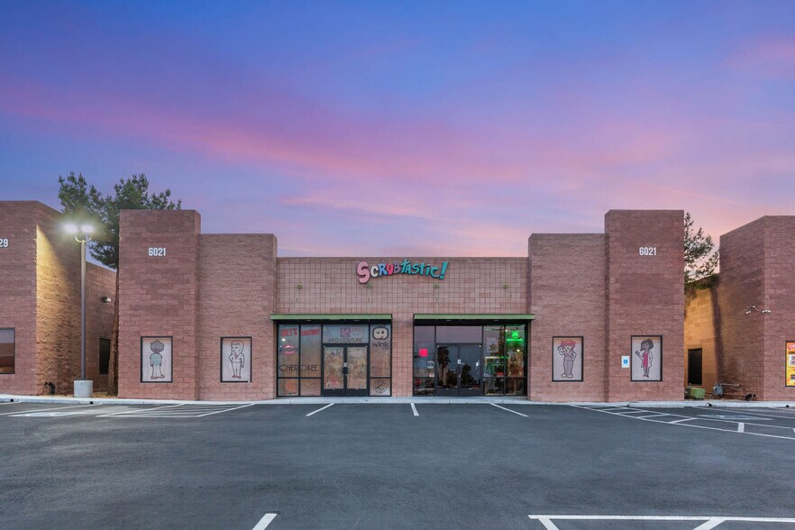 6021 S Rainbow Blvd, Las Vegas, NV à louer - Photo de l’immeuble – Image 3 sur 58