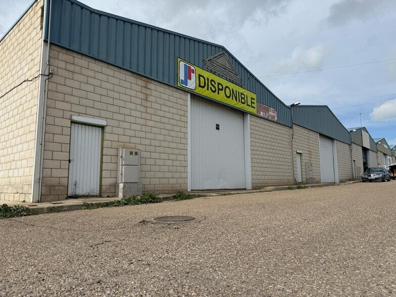 Industriel/Logistique dans Magán, Toledo à vendre - Photo de l’immeuble – Image 1 sur 5