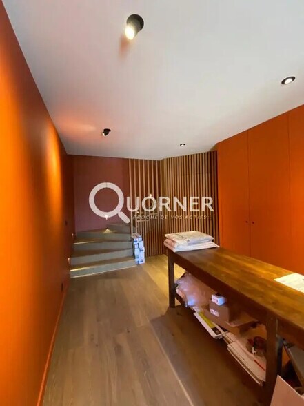 Local commercial dans Puget-sur-Argens à louer - Photo intérieure – Image 2 sur 5