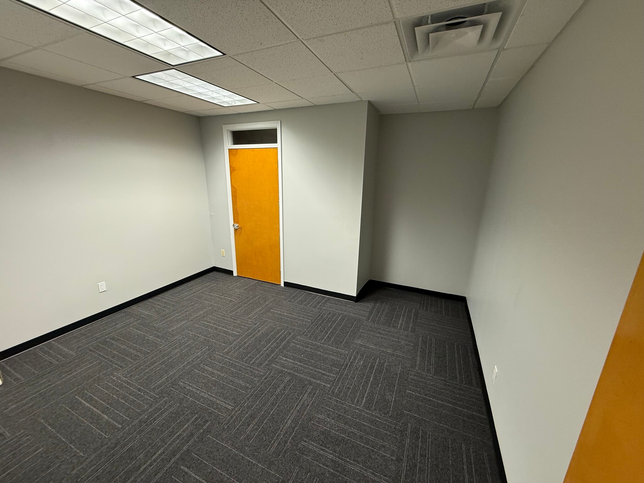 9650 Commerce Dr, Carmel, IN à louer Photo intérieure– Image 1 sur 2