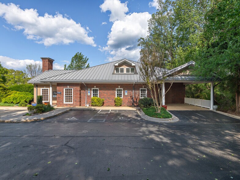 4 Medical Park Dr, Asheville, NC à vendre - Photo de l’immeuble – Image 2 sur 24