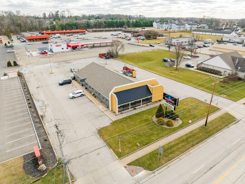 71 5th St SE, Barberton, OH à vendre - Photo de l’immeuble – Image 2 sur 24
