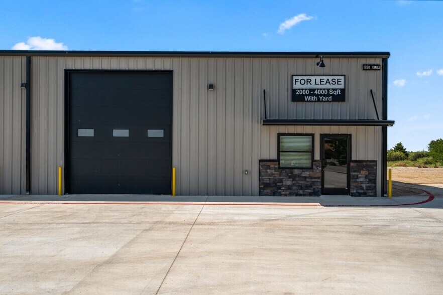 2036 Seaborn Rd, Ponder, TX à louer - Photo de l’immeuble – Image 3 sur 42