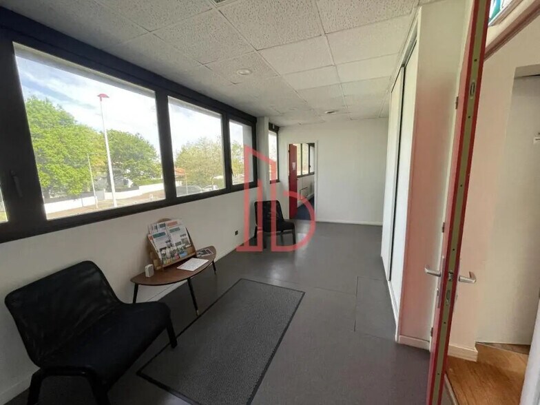 Bureau dans Mérignac à louer - Photo de l’immeuble – Image 2 sur 6