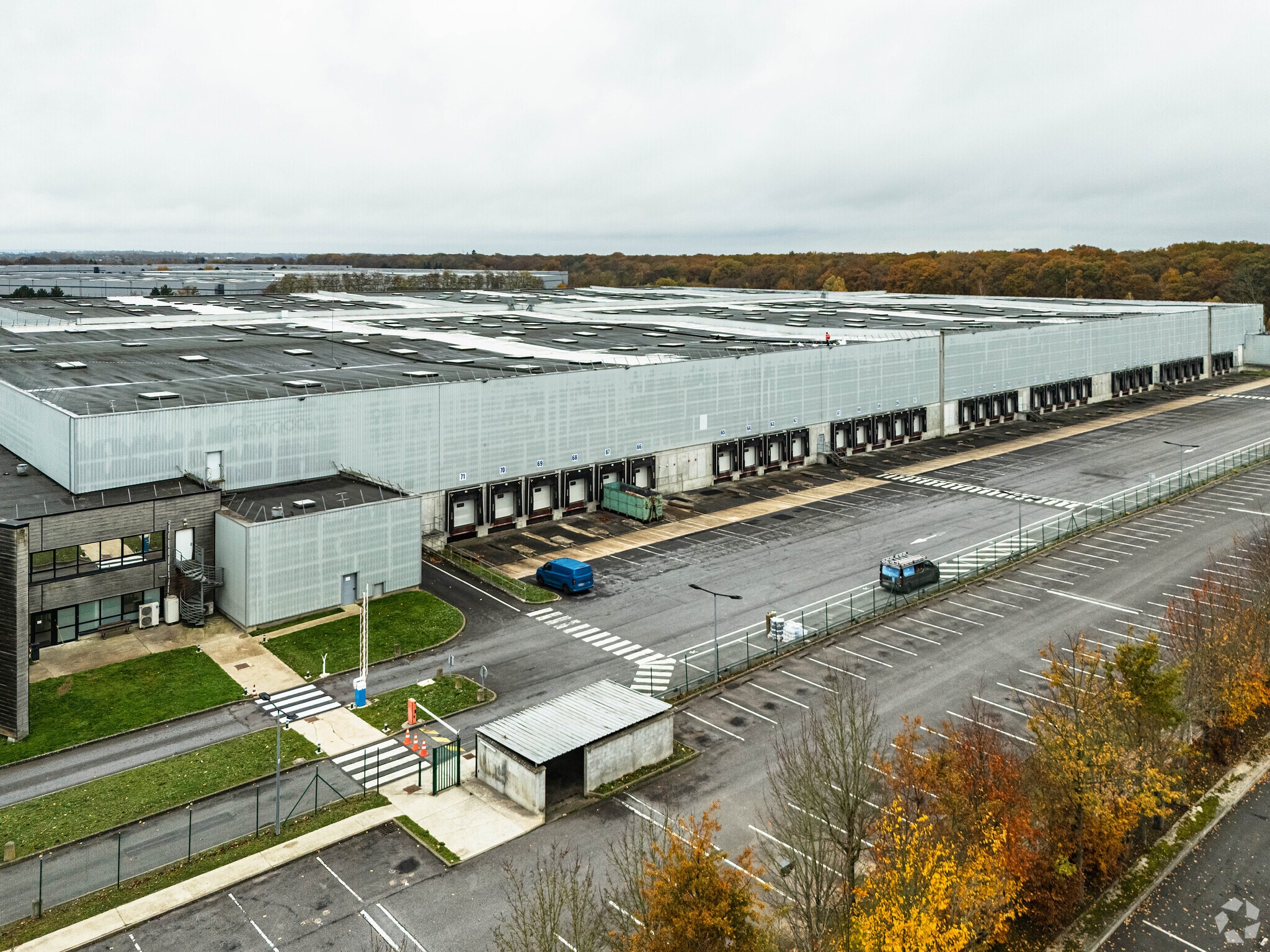 50 Boulevard De L'Europe, Combs-la-Ville à louer Photo principale– Image 1 sur 3