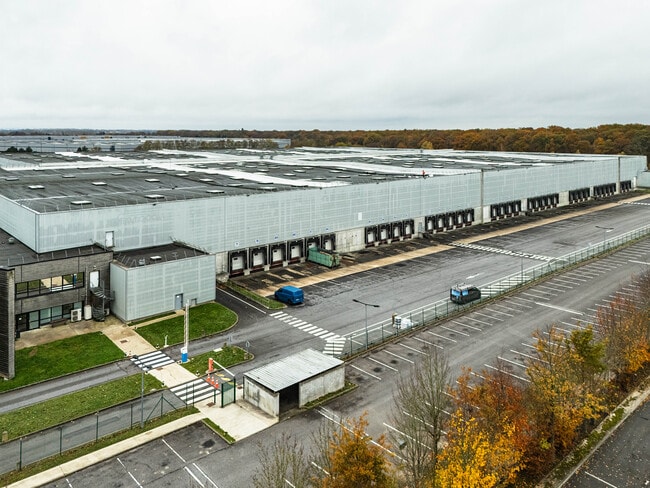 Plus de détails pour 50 Boulevard De L'Europe, Combs-la-Ville - Bureau, Industriel/Logistique à louer