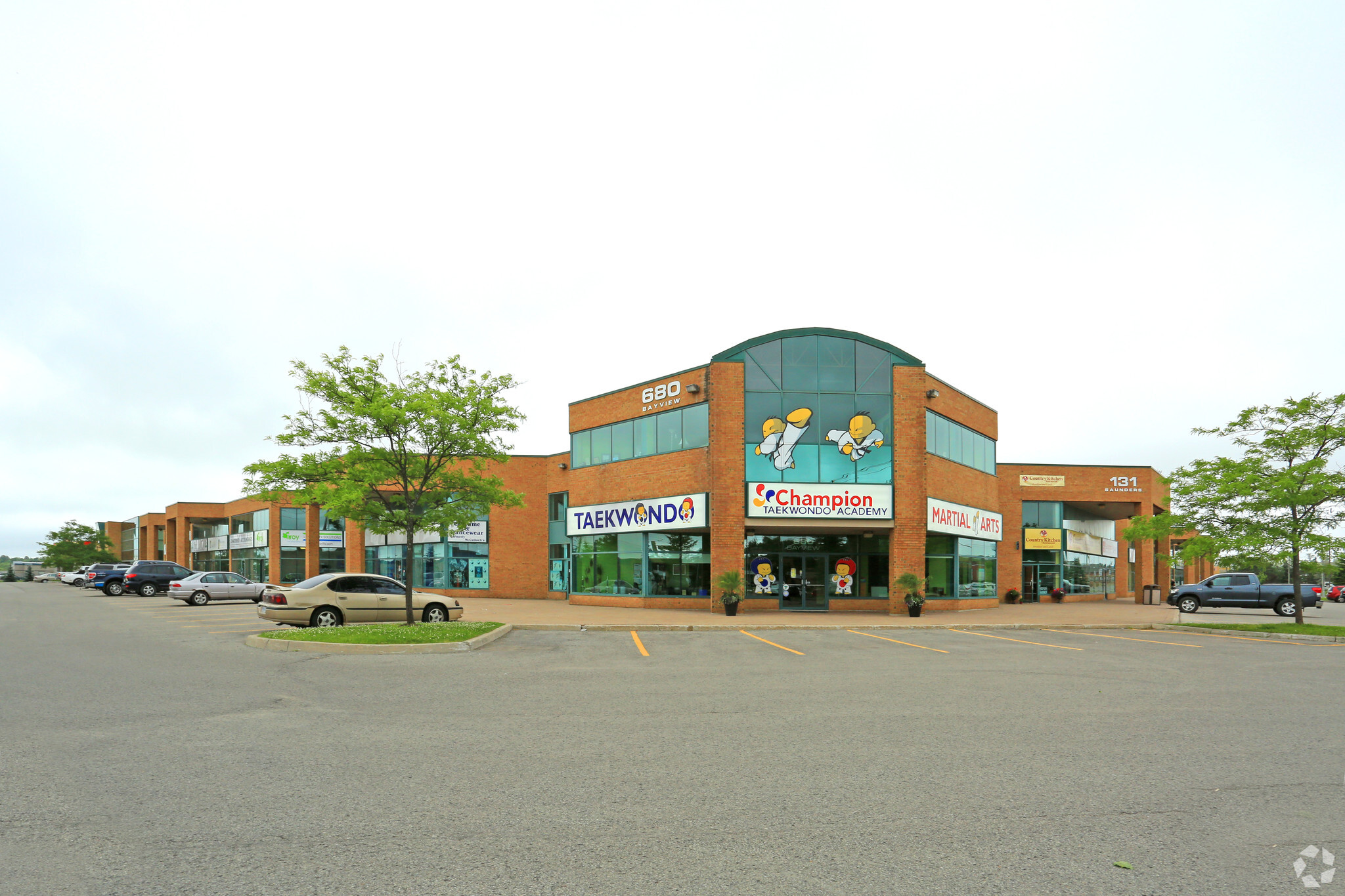 680 Bayview Dr, Barrie, ON à louer Photo principale– Image 1 sur 5